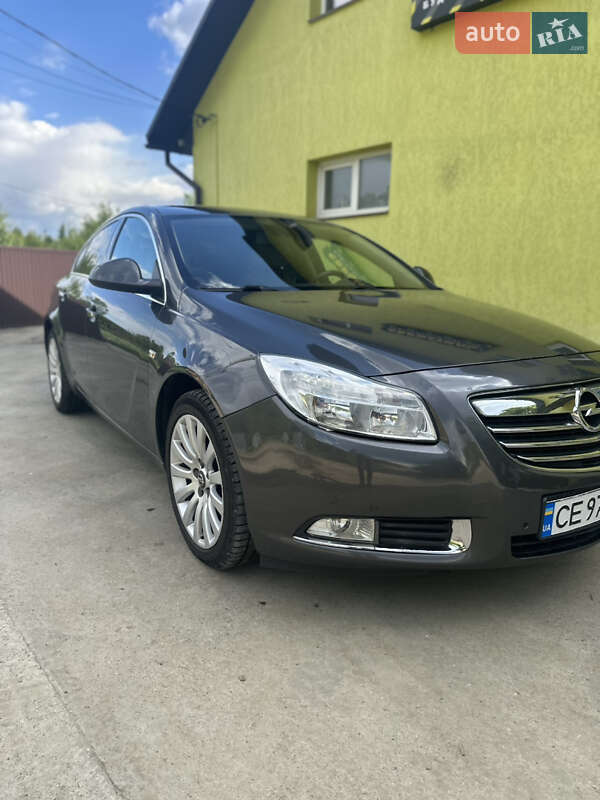 Седан Opel Insignia 2009 в Сторожинце