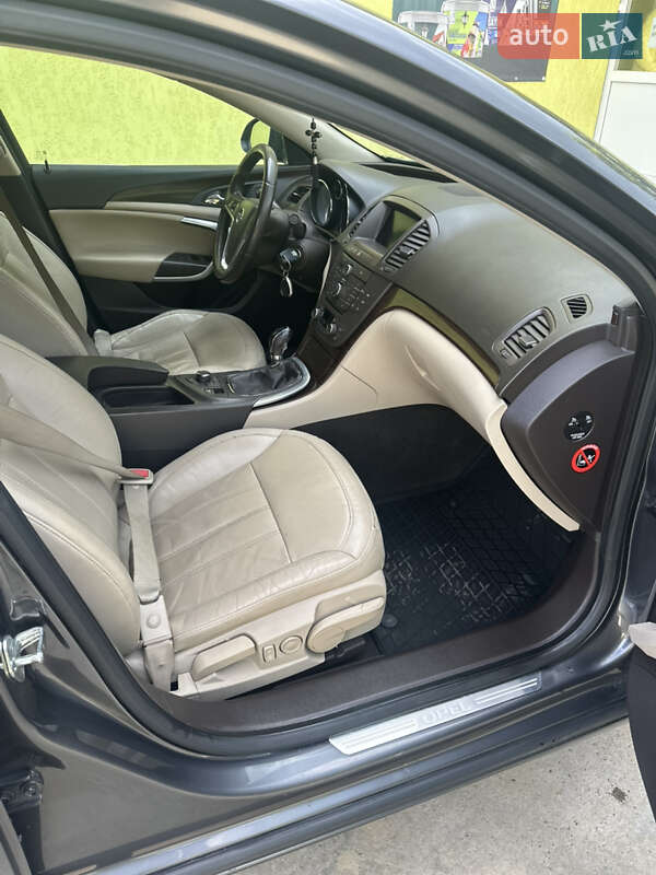 Седан Opel Insignia 2009 в Сторожинце
