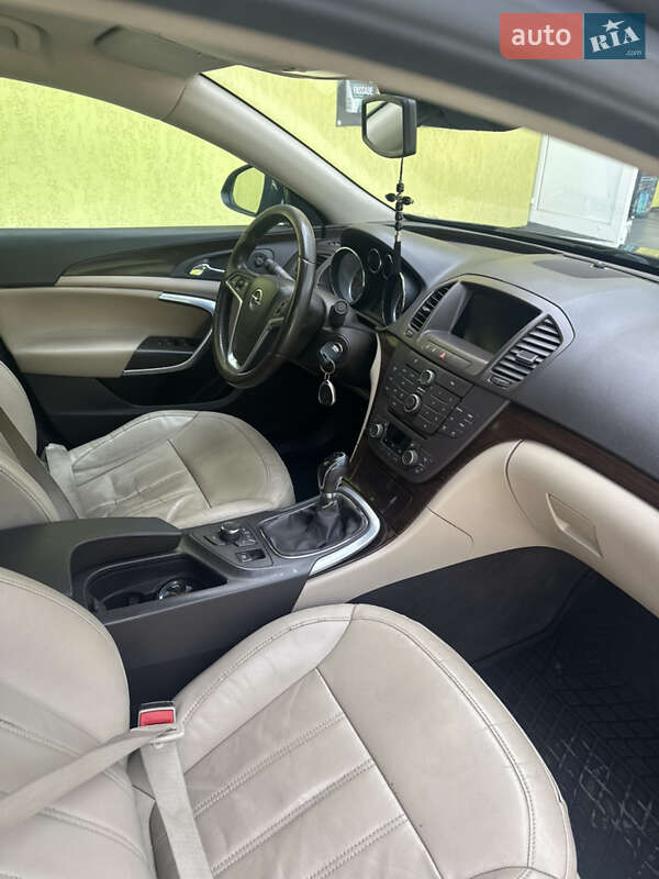 Седан Opel Insignia 2009 в Сторожинце