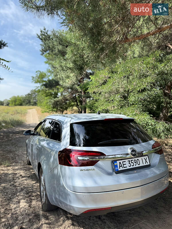 Універсал Opel Insignia 2015 в Дніпрі