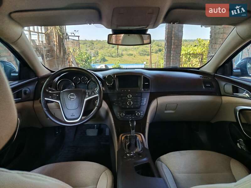 Седан Opel Insignia 2010 в Знаменке