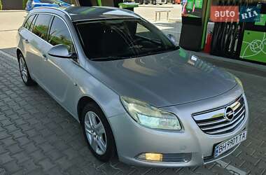 Универсал Opel Insignia 2010 в 
