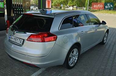Универсал Opel Insignia 2010 в 