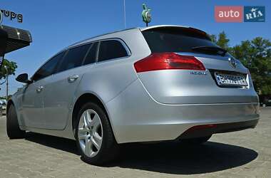 Универсал Opel Insignia 2010 в 
