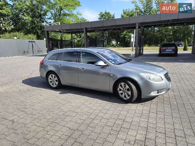 Универсал Opel Insignia 2013 в Ивано-Франковске