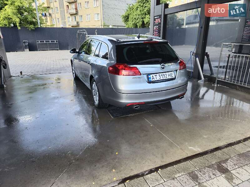 Универсал Opel Insignia 2013 в Ивано-Франковске