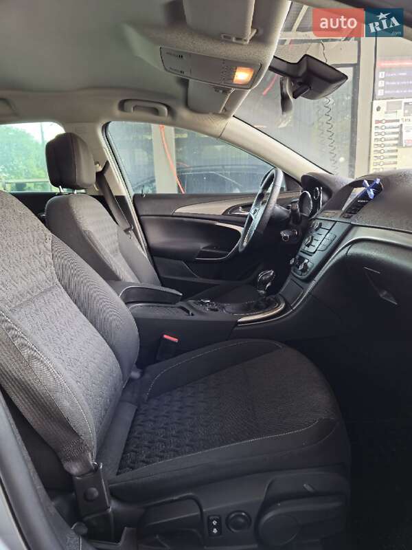 Универсал Opel Insignia 2013 в Ивано-Франковске