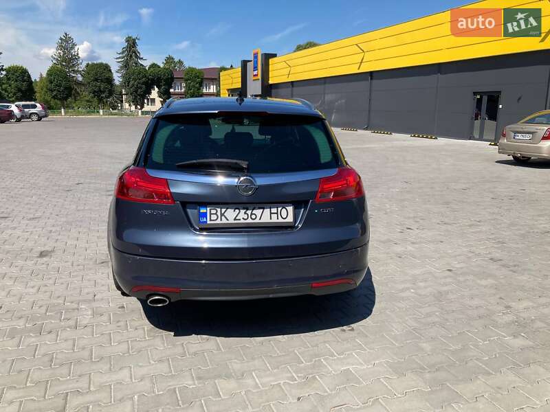 Универсал Opel Insignia 2009 в Смыге