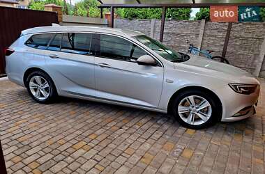Универсал Opel Insignia 2017 в 