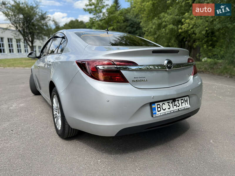 Седан Opel Insignia 2014 в Львове