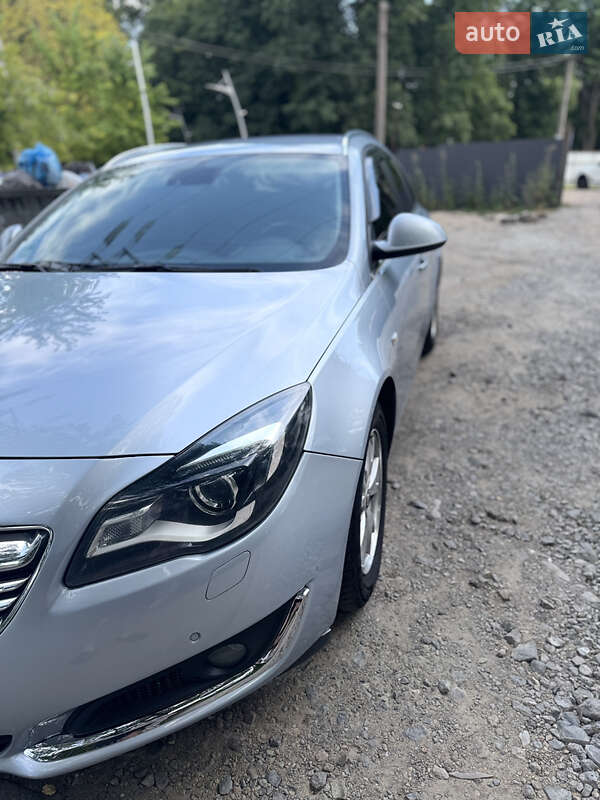 Універсал Opel Insignia 2015 в Дніпрі