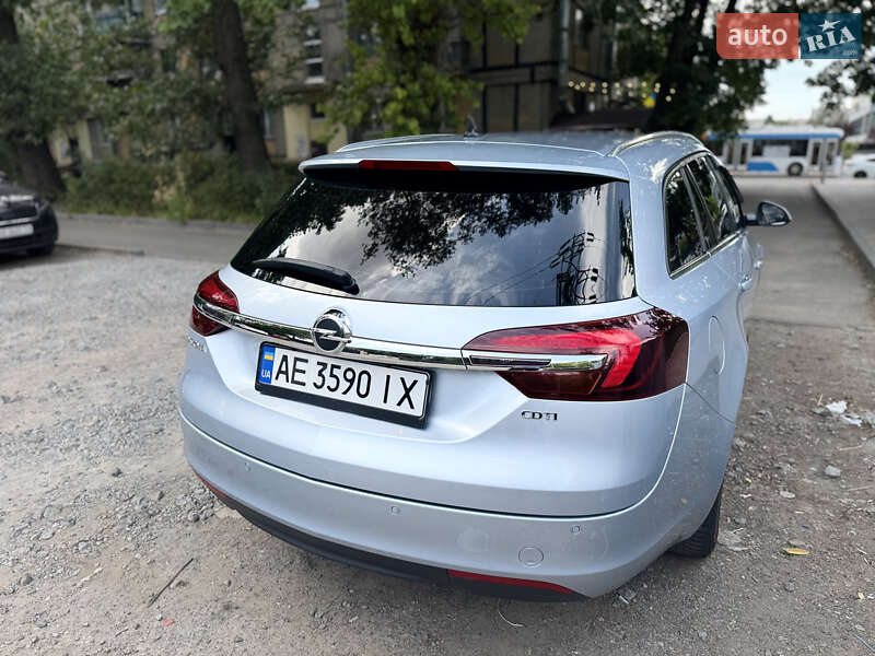 Універсал Opel Insignia 2015 в Дніпрі