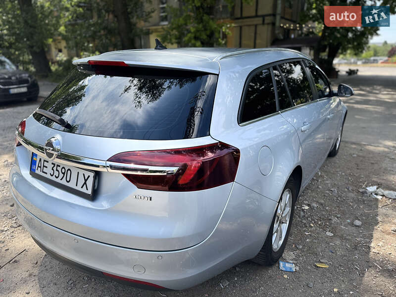 Універсал Opel Insignia 2015 в Дніпрі