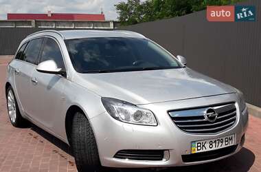 Универсал Opel Insignia 2009 в Сарнах