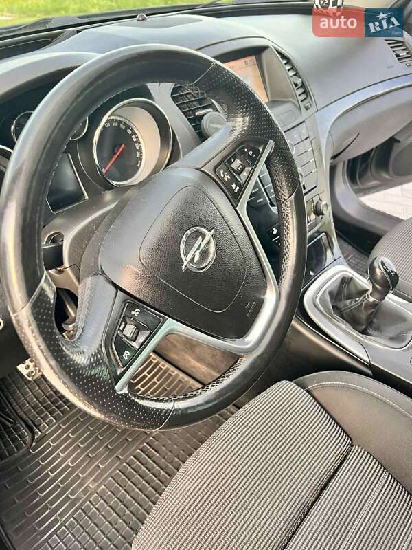 Універсал Opel Insignia 2010 в Сокалі