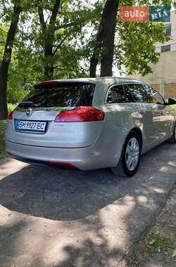 Универсал Opel Insignia 2012 в 
