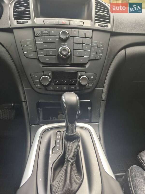 Универсал Opel Insignia 2013 в Киеве