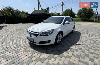 Універсал Opel Insignia 2014 в Чернівцях