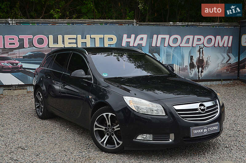 Универсал Opel Insignia 2013 в Киеве