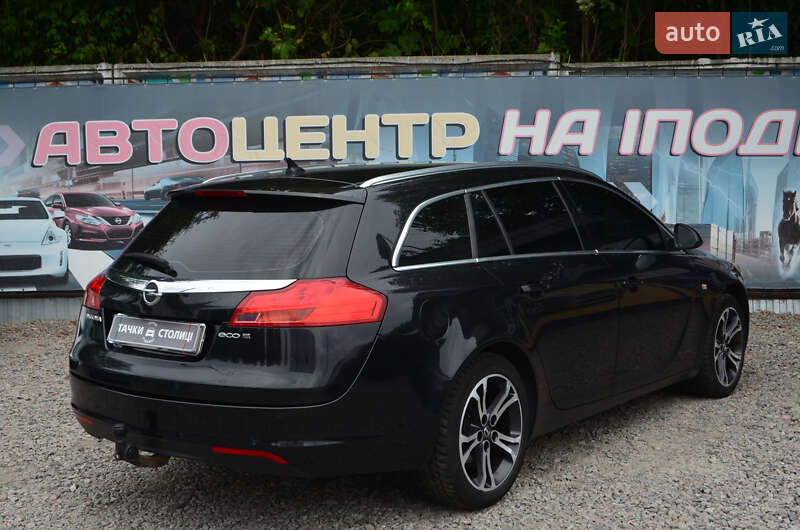 Универсал Opel Insignia 2013 в Киеве