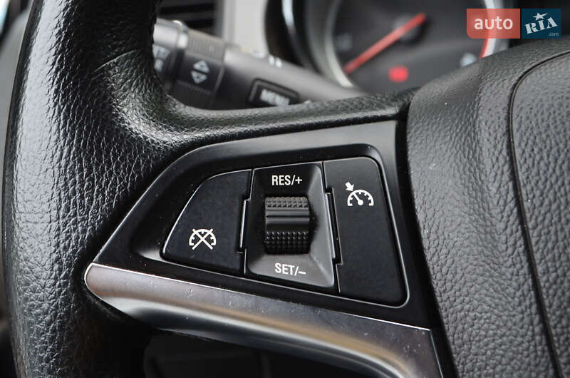 Универсал Opel Insignia 2013 в Киеве