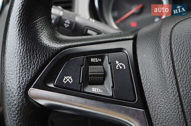 Универсал Opel Insignia 2013 в 