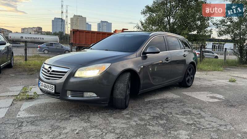 Универсал Opel Insignia 2012 в Киеве