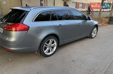 Универсал Opel Insignia 2010 в 