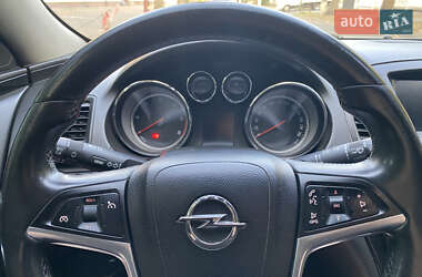 Универсал Opel Insignia 2010 в 