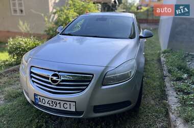 Седан Opel Insignia 2013 в Ужгороді
