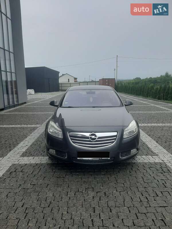 Ліфтбек Opel Insignia 2012 в Хусті