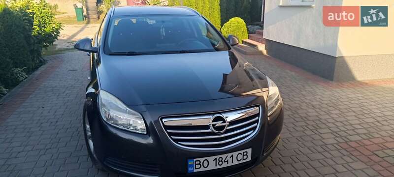Универсал Opel Insignia 2010 в Хоросткове