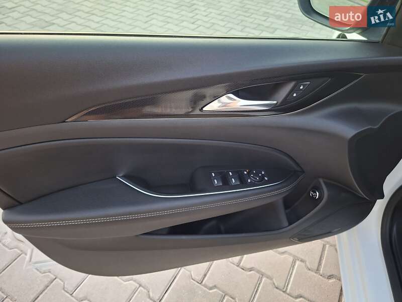 Універсал Opel Insignia 2021 в Тернополі