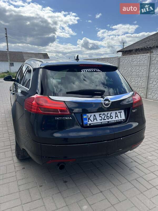 Универсал Opel Insignia 2010 в Березному