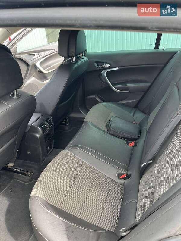 Универсал Opel Insignia 2010 в Березному