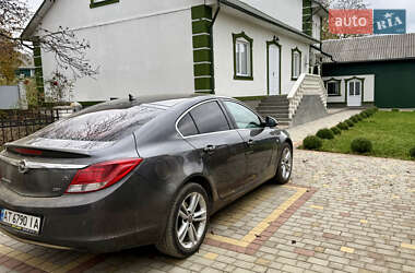 Седан Opel Insignia 2010 в 