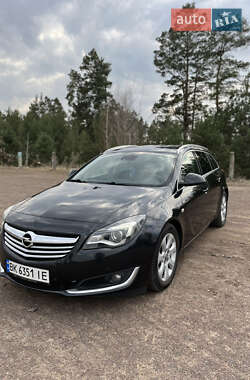 Седан Opel Insignia 2014 в Зарічному