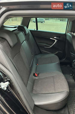 Седан Opel Insignia 2014 в 