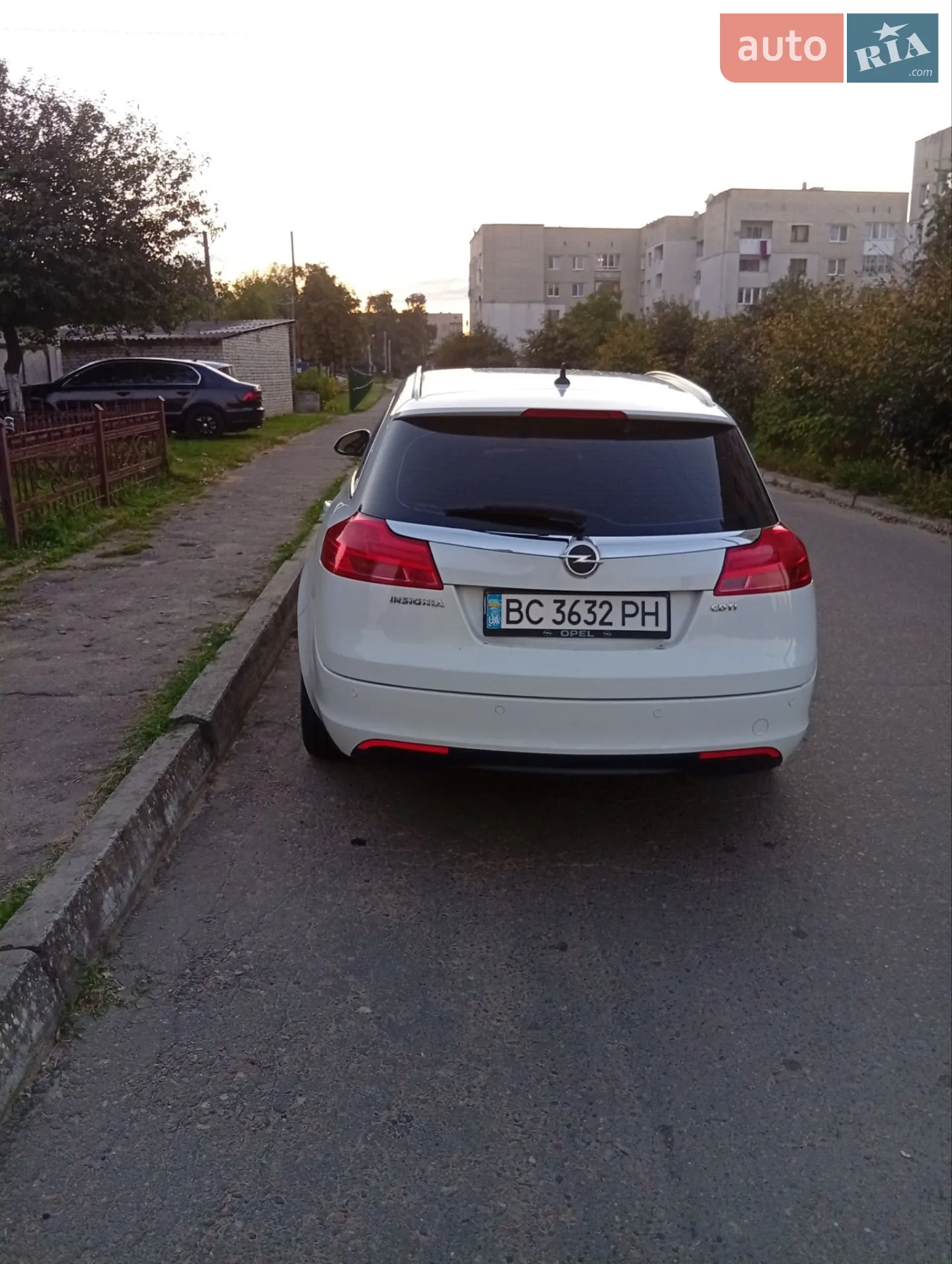 2010 Opel Insignia - мініатюра 11