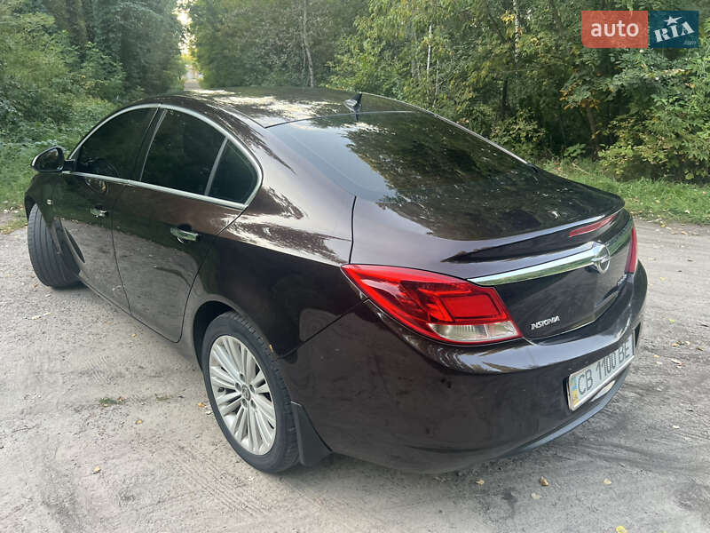 Седан Opel Insignia 2012 в Прилуках