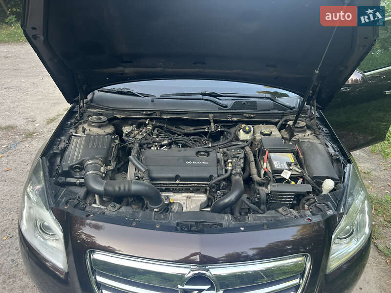 Седан Opel Insignia 2012 в Прилуках