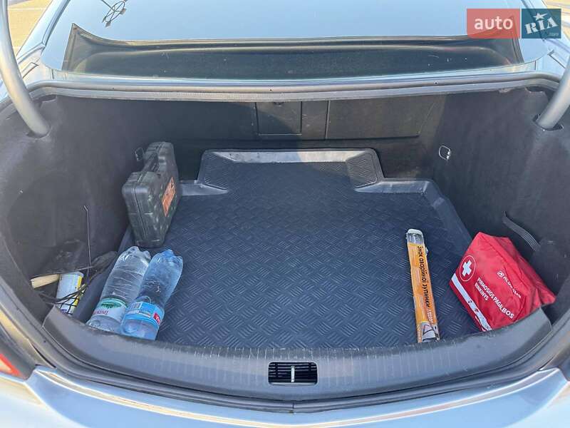 Седан Opel Insignia 2013 в Киеве фото 17 Седан Opel Insignia 2013 в Киеве