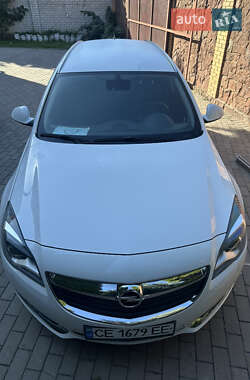 Универсал Opel Insignia 2015 в Вишневом