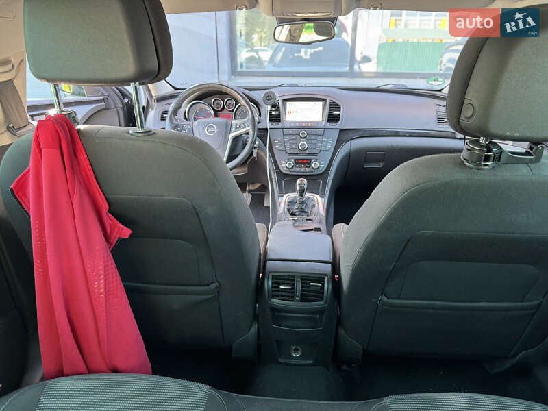 Универсал Opel Insignia 2012 в Ровно