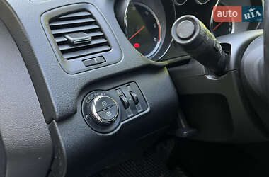 Універсал Opel Insignia 2010 в 