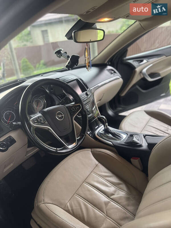 Седан Opel Insignia 2013 в Тячеве