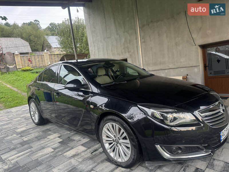 Седан Opel Insignia 2013 в Тячеве