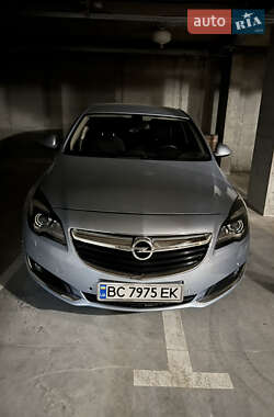 Седан Opel Insignia 2015 в Львове