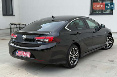 Лифтбек Opel Insignia 2020 в 