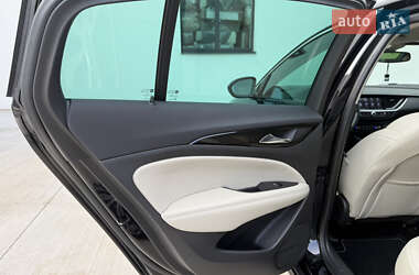 Лифтбек Opel Insignia 2020 в 